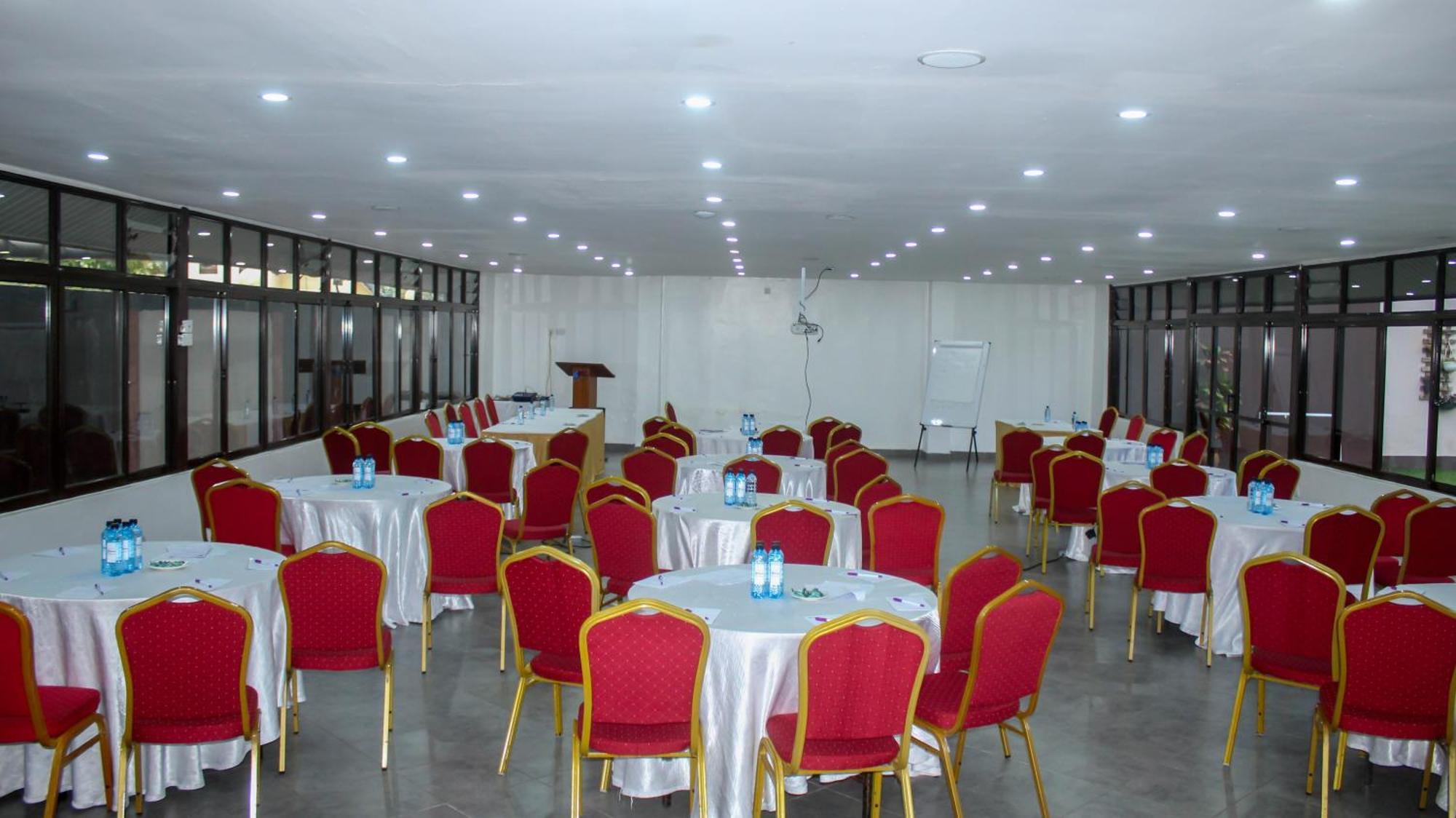 67 Airport Hotel Nairobi Mlolongo Экстерьер фото