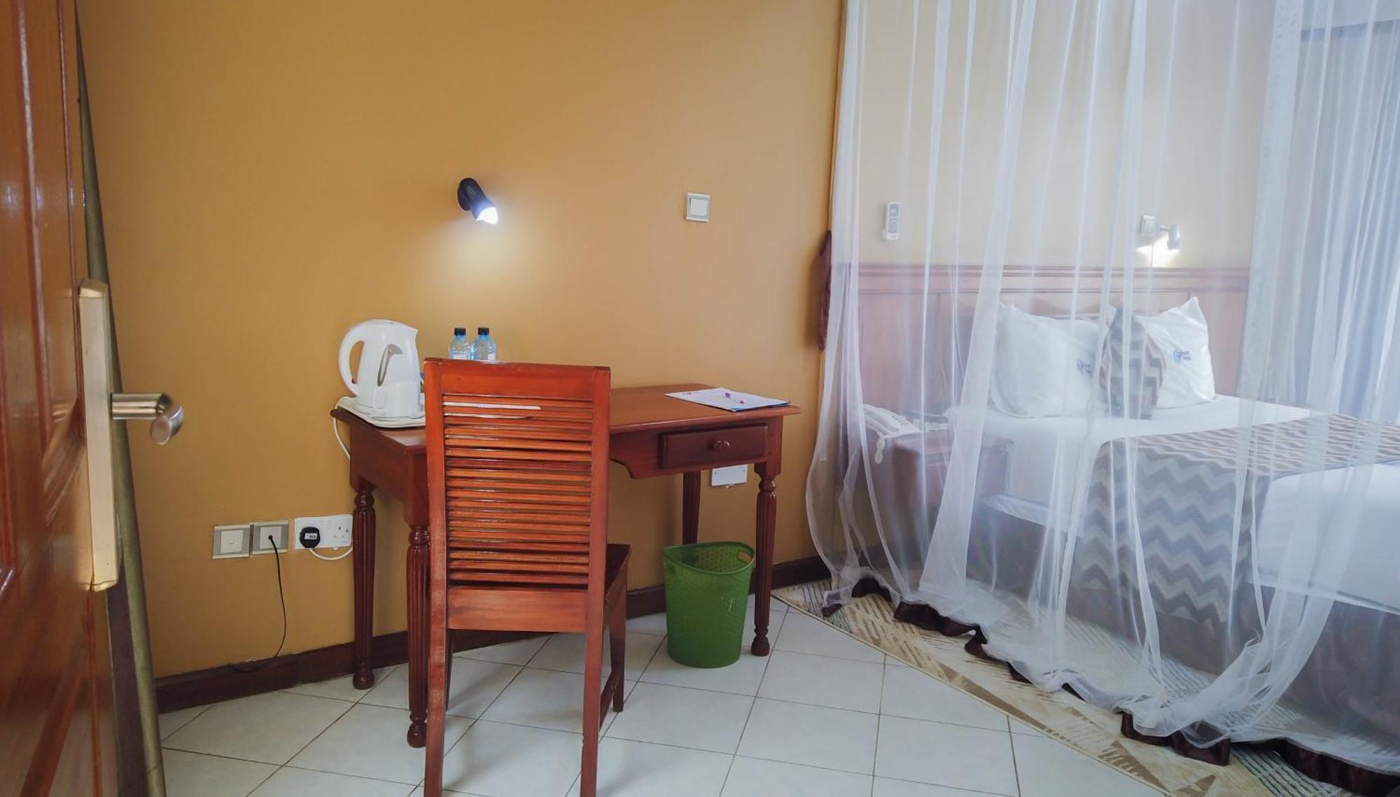67 Airport Hotel Nairobi Mlolongo Экстерьер фото